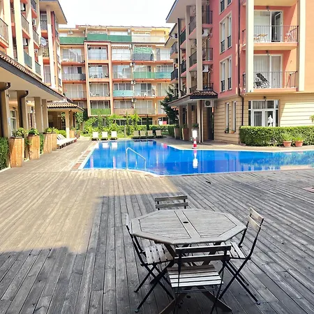 One-bedroom Near Cacao In Sunny View Complex Апартамент *